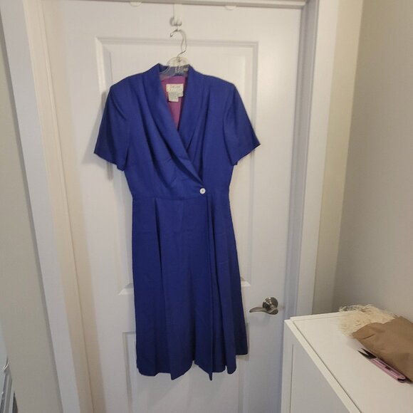 Vintage Talbots Short-Sleeved Dress - Picture 2 of 16